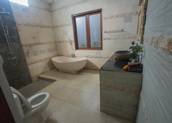Villa Ratna *