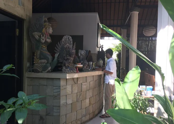 Villa Ratna *