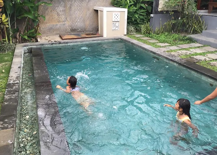 Villa Ratna *