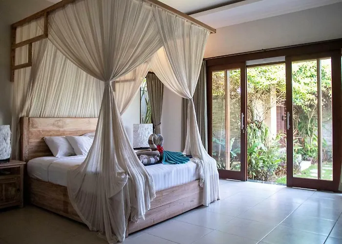 Villa Ratna *